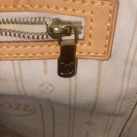 Louis Vuitton Damier Azur Neverfull MM - Picture 6 of 10